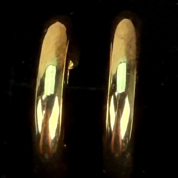Pretty lightweight, thick goldtone hoop pierced earrings - Picture 3 of 6